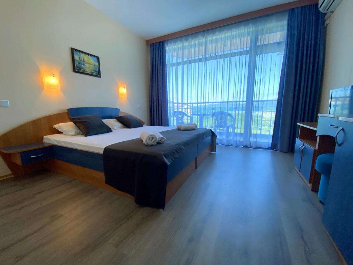 Hotel Penelope Primorsko Bagian luar foto