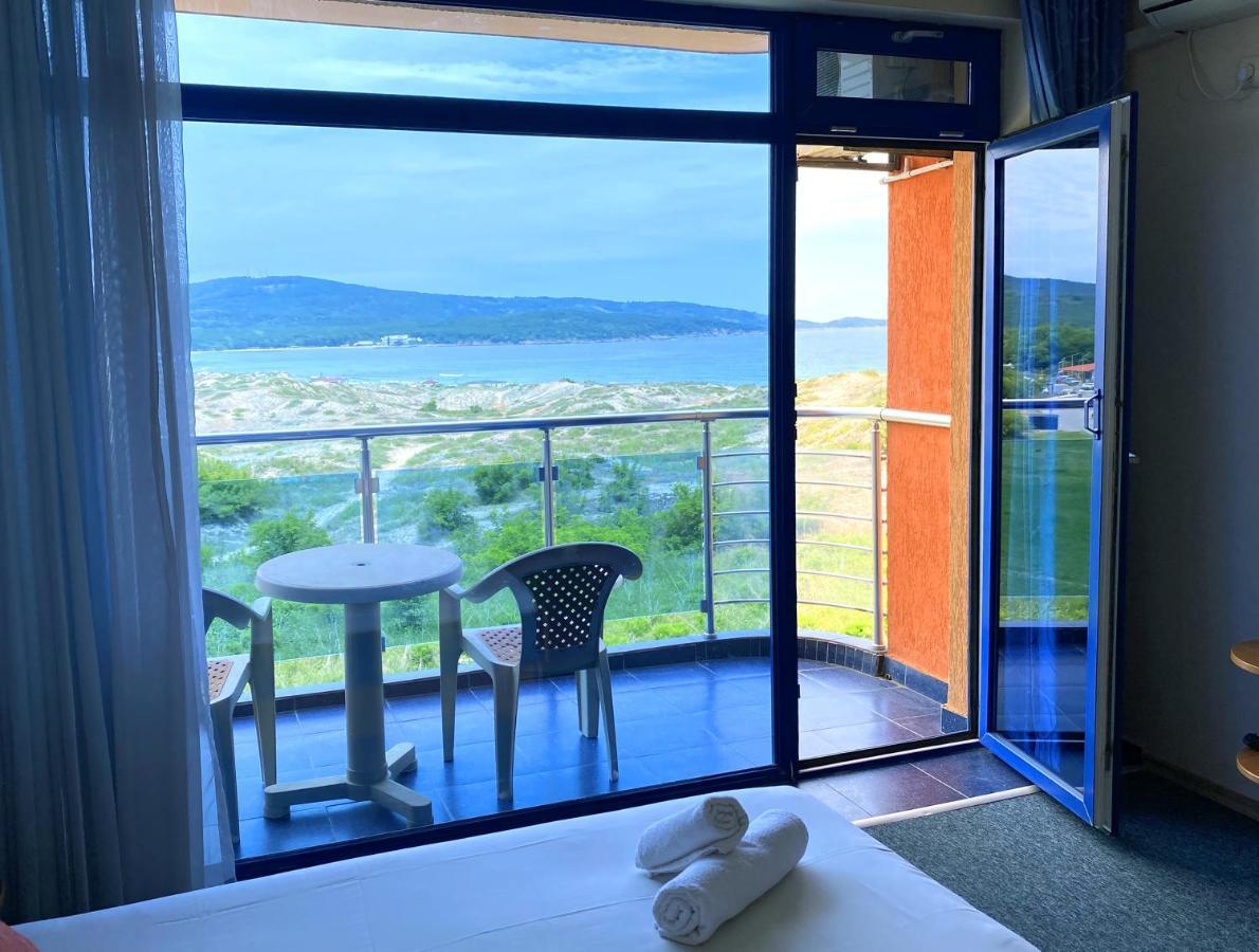 Hotel Penelope Primorsko Bagian luar foto