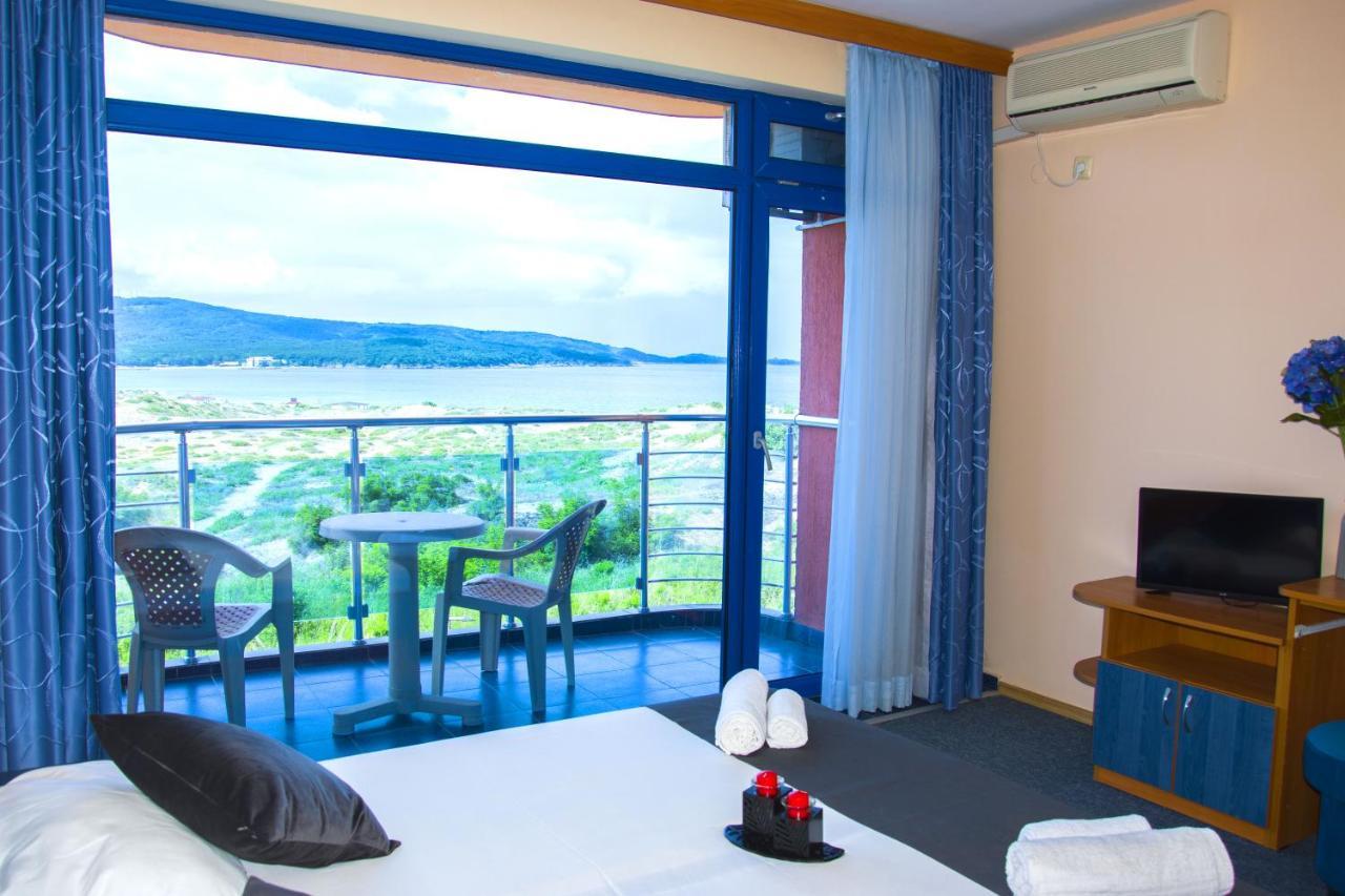Hotel Penelope Primorsko Bagian luar foto