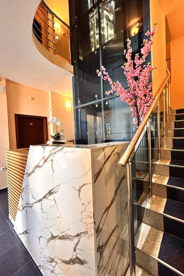 Hotel Penelope Primorsko Bagian luar foto