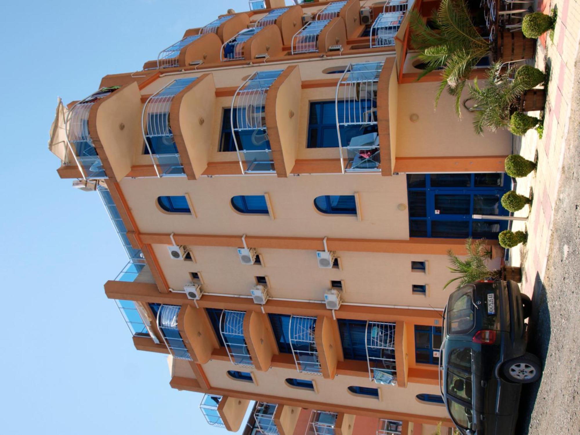 Hotel Penelope Primorsko Bagian luar foto
