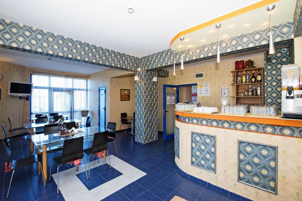 Hotel Penelope Primorsko Bagian luar foto